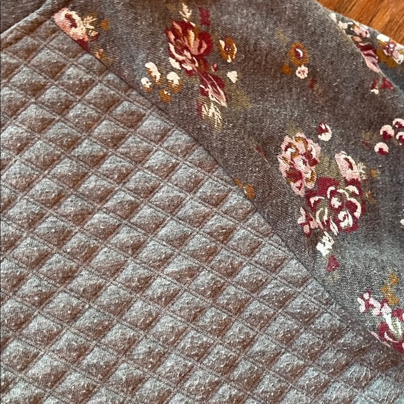 Maurice Gray Quilted Hoodie with Floral Sleeves - Size Small - Picture 4 of 7